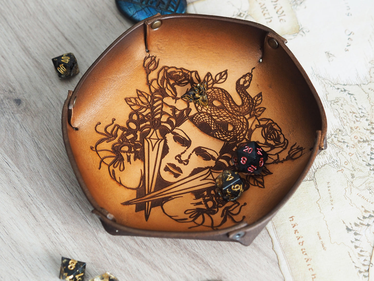 Tabletop leather dice tray - thief blade